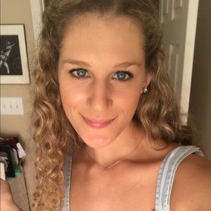 Meet your Posher, Jacqueline